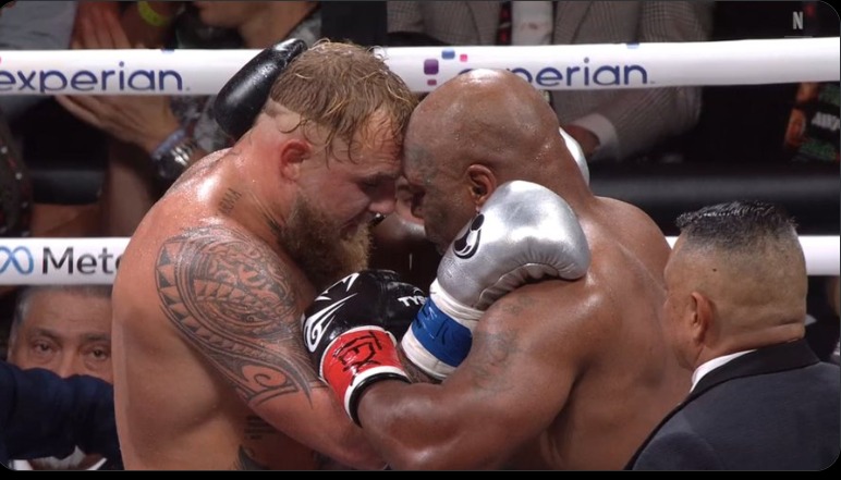 Mike Tyson Kalah dari Jake Paul, Tampil Agresif Hingga Ronde Terakhir